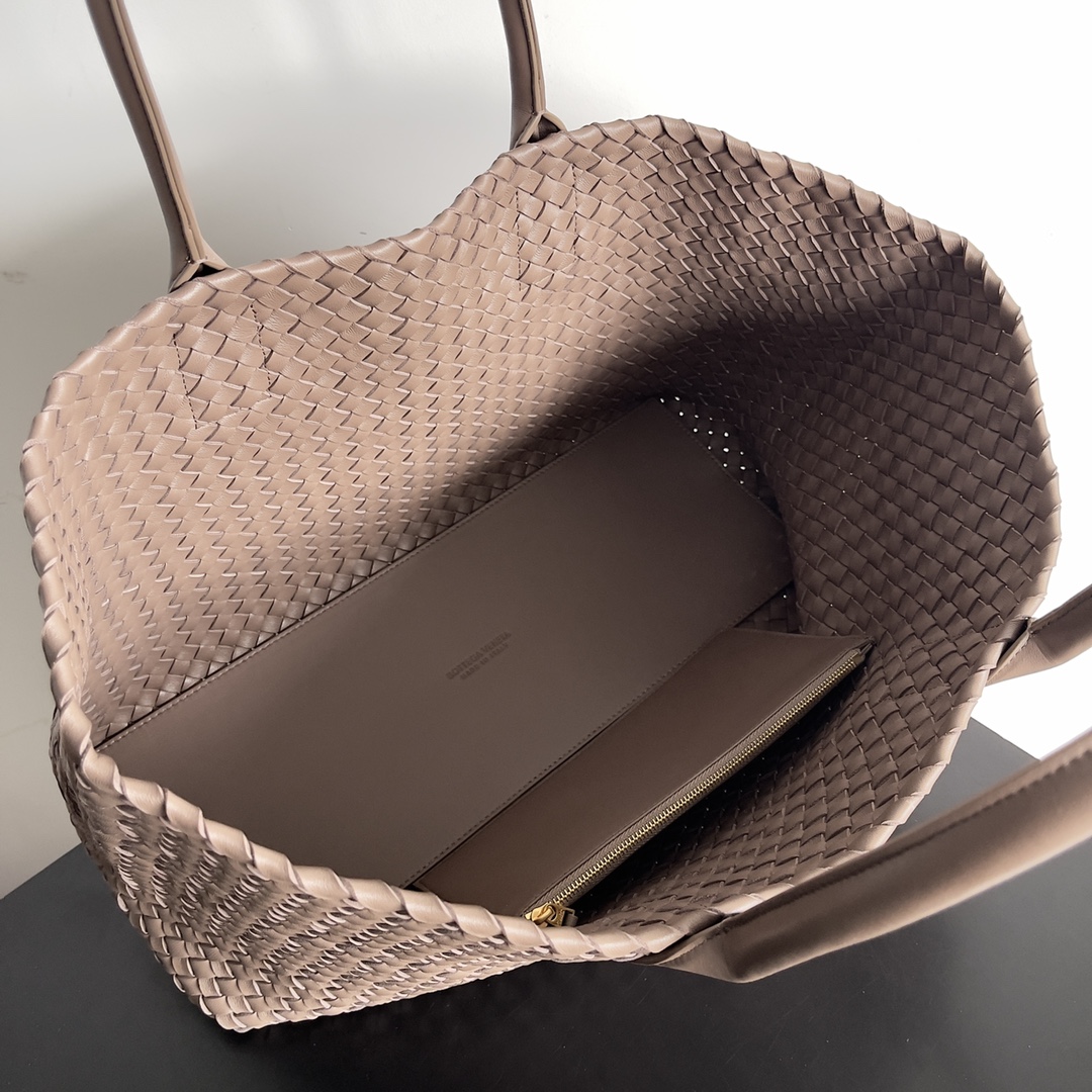 Bottega Veneta Shopping Bags